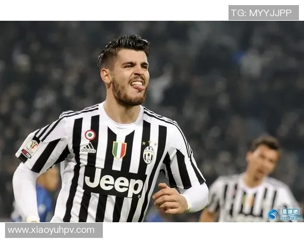 莫拉塔足球风采海报墙贴展现锋线王者气质与卓越技艺