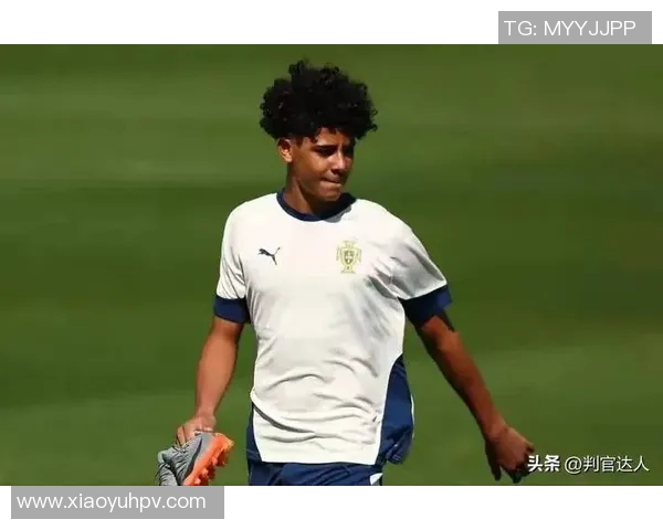 足坛巨星的环球旅行:探索足球名将私下的度假胜地与文化体验 足坛巨星的环球旅行:探索足球名将私下的度假胜地与文化体验